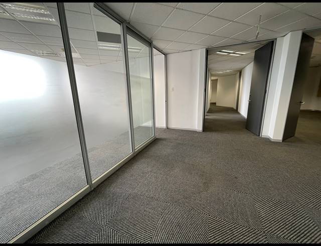 326M² OFFICE TO LET IN PARKTOWN